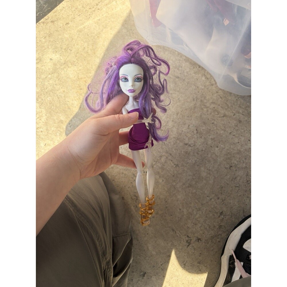 Monster High Doll SPECTRA VONDERGEIST 13 Wishes
